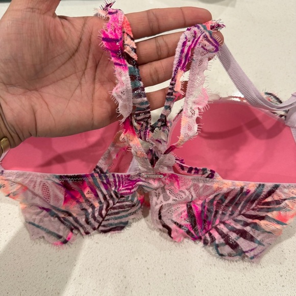 NWOT Victoria’s Secret Pink Date Racerback Bra Front Clasp Lace Leaf Print 32D - Picture 3 of 7